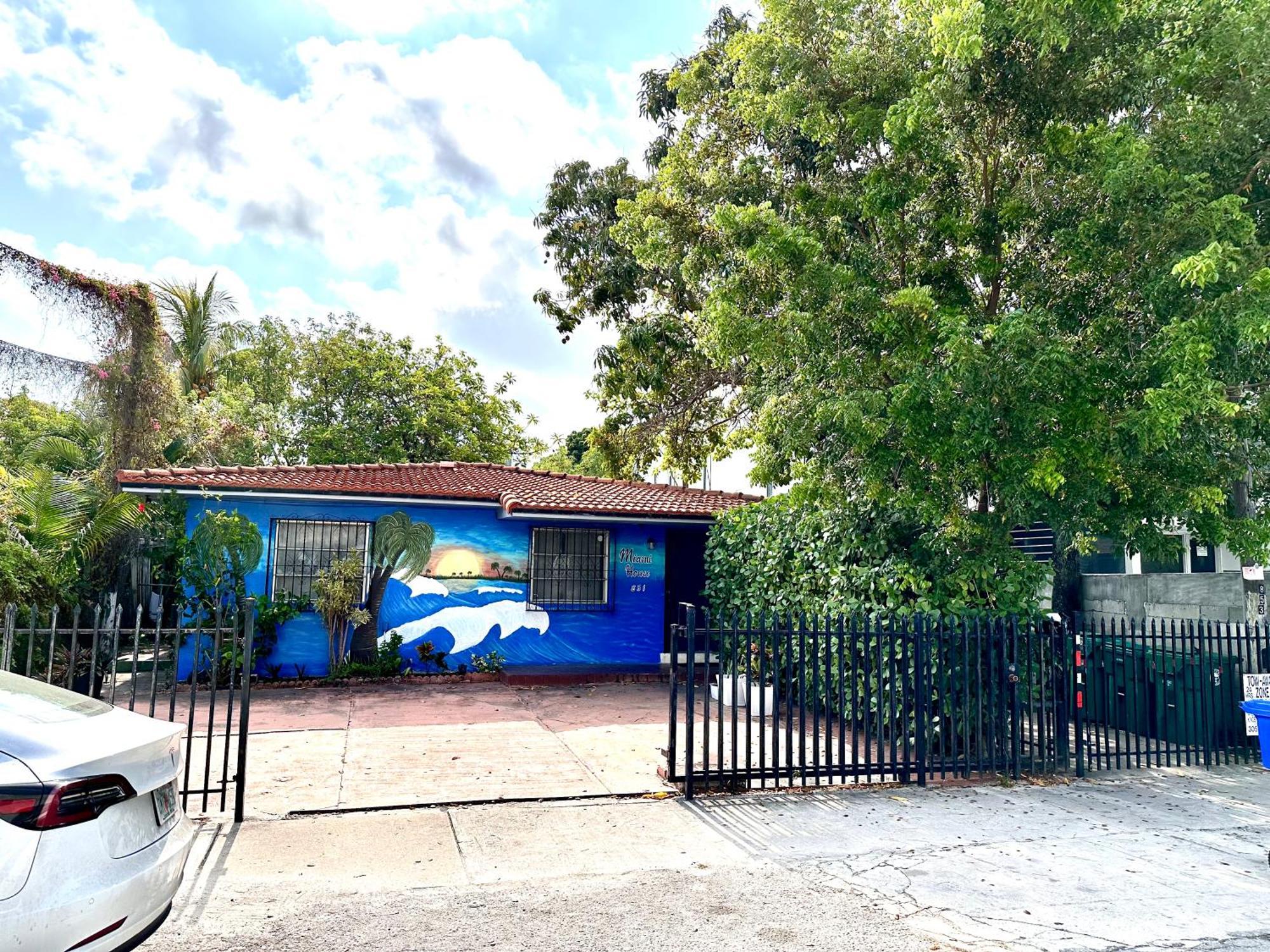Miami House Hotel Kültér fotó